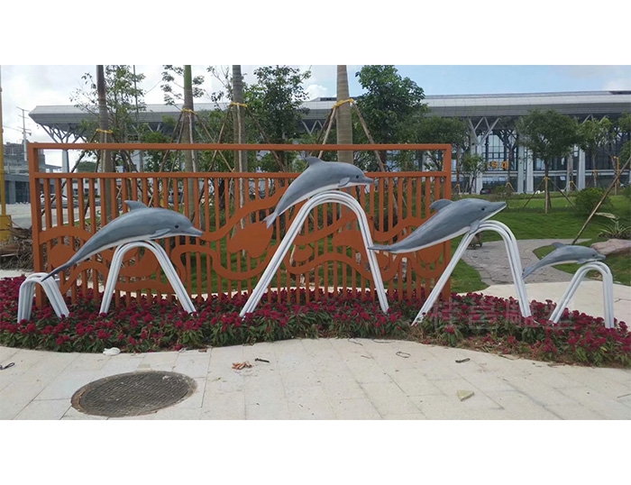 文化广场海豚雕塑