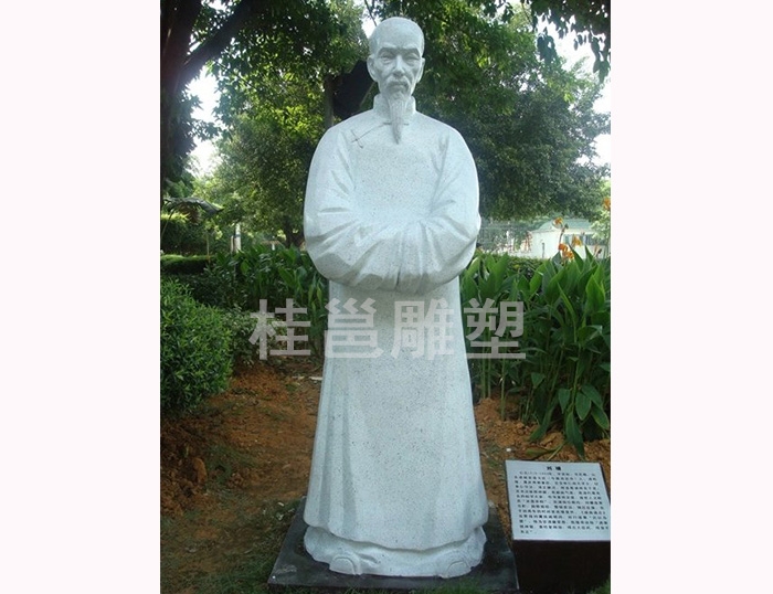 崇左本厂为广州市番禺区沙湾镇文化广场所做的刘墉雕塑